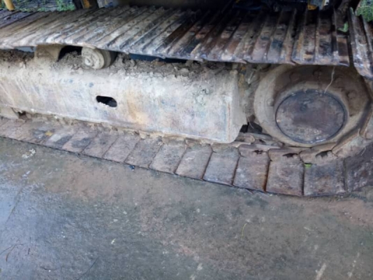 ขาย 195,000 บาท   KOMATSU PC. 60-2เครื่องดี  ปั้มดี โช่หนา  เอกสารชื้อขาย รถอยู่ จ.ร้อยเอ็ด.  090-772-3710 090-772-3708