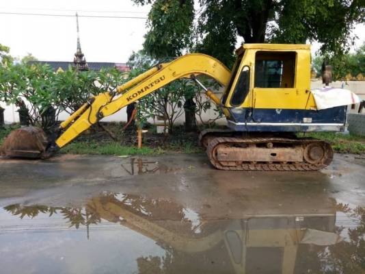 ขาย 195,000 บาท   KOMATSU PC. 60-2เครื่องดี  ปั้มดี โช่หนา  เอกสารชื้อขาย รถอยู่ จ.ร้อยเอ็ด.  090-772-3710 090-772-3708