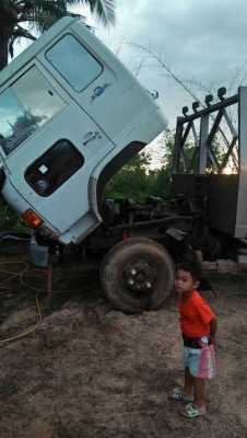 ขาย 395,000 HINO. FD. เครื่องHO6C. 202. เครื่องดี คัชชีสวย เอกสารเล่มทะเบียน  รถอยู่ อุบลราชธานี.  090-772-3710 090-772-3708