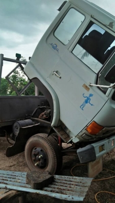 ขาย 395,000 HINO. FD. เครื่องHO6C. 202. เครื่องดี คัชชีสวย เอกสารเล่มทะเบียน  รถอยู่ อุบลราชธานี.  090-772-3710 090-772-3708
