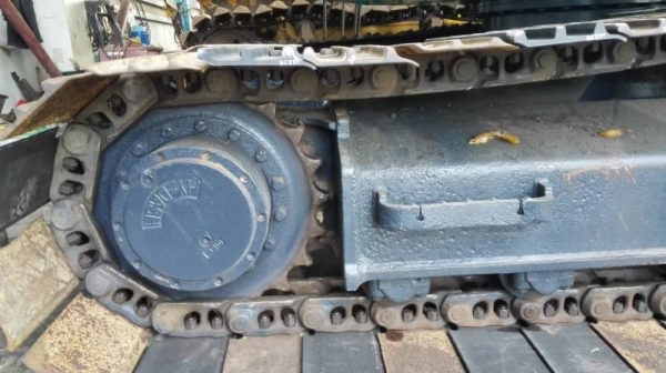 ขาย 1,050,000 บาท KOBELCO SK135  YV04 เก่านอก เครื่องดี ปั้มแรง โช่หนา เอวแน่น ไฟฟ้าครบ เอกสารอินวอยท์  รถอยู่ มีนบุรี  090-772-3710 090-772-3708