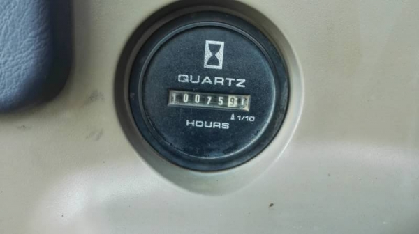 ขาย 1,050,000 บาท KOBELCO SK135  YV04 เก่านอก เครื่องดี ปั้มแรง โช่หนา เอวแน่น ไฟฟ้าครบ เอกสารอินวอยท์  รถอยู่ มีนบุรี  090-772-3710 090-772-3708