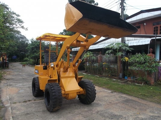 ขายรถตักKOMATSU WA 30-1 เก่าในทำสีใหม่พร้อมใช้งาน