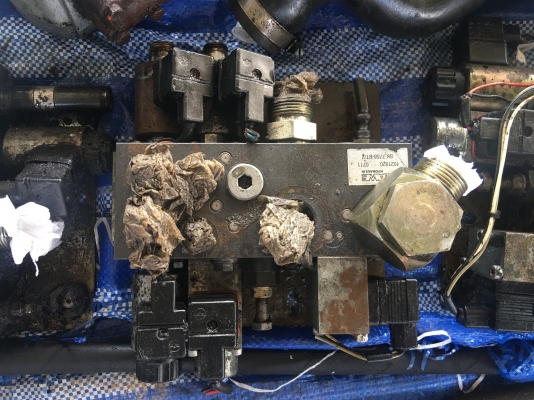 คลอนโทรนน้ำมัน