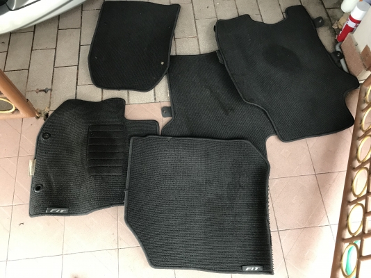 พรมตัวนอก JAZZ GE เก่าญี่ปุ่นเเท้สภาพสวยครบชุดตามรูป