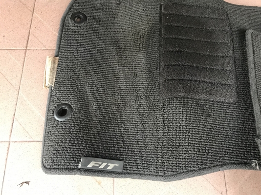 พรมตัวนอก JAZZ GE เก่าญี่ปุ่นเเท้สภาพสวยครบชุดตามรูป