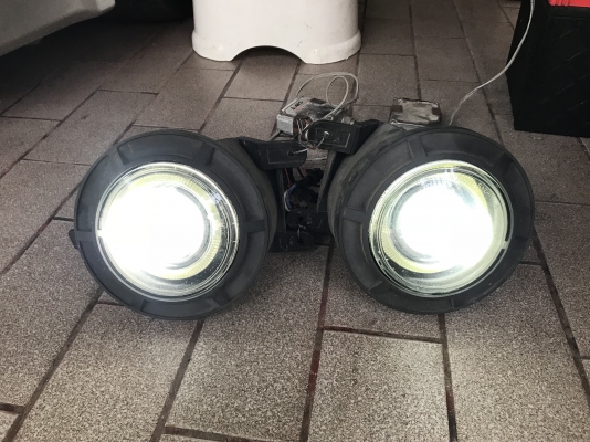 โครมไฟโปรเจ็กเตอรพร้อมชุดซี่น่อนเก่าญี่ปุ่นสภาพดีใช้งานได้ปกติ