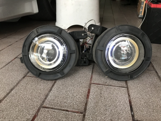 โครมไฟโปรเจ็กเตอรพร้อมชุดซี่น่อนเก่าญี่ปุ่นสภาพดีใช้งานได้ปกติ