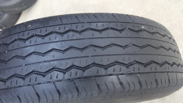 ขายล้อISUZU ขอบ15 ยาง195R15 ปี 15  4 ล้อ