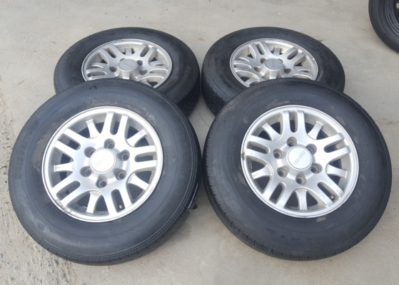 ขายล้อISUZU ขอบ15 ยาง195R15 ปี 15  4 ล้อ