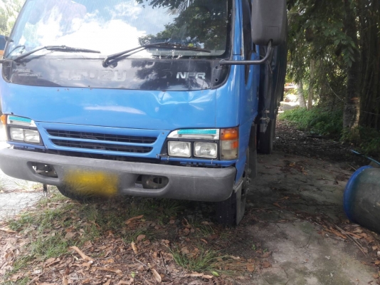 รถอีซูซุ 6 ล้อ ( ไม่ดั้ม ) NPR เปลื่ยนเครื่อง 135 แรงม้า. ปี 44. สนใจติดต่อ 081 - 6079515