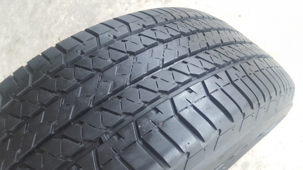 ขายยาง265/60/18 ปี 3015 BRIDGESTONE HT684 4 เส้น