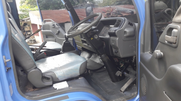 ขายNPRเครื่อง4HG1-130 โบว์ปี48 เครื่องดี คัชชีสวยสด แอร์ เพาเวอร์ สามมิตร  รถสวยเดิมๆ ทะเบียนเต็ม เล่มพร้อม