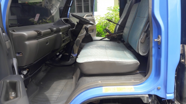 ขายNPRเครื่อง4HG1-130 โบว์ปี48 เครื่องดี คัชชีสวยสด แอร์ เพาเวอร์ สามมิตร  รถสวยเดิมๆ ทะเบียนเต็ม เล่มพร้อม