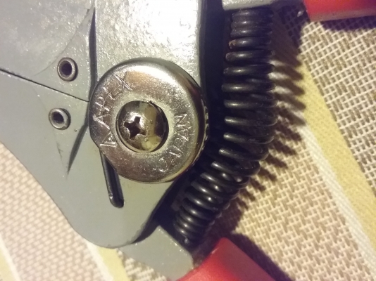 คีมปลอกสายไฟ Apex Made in Japan