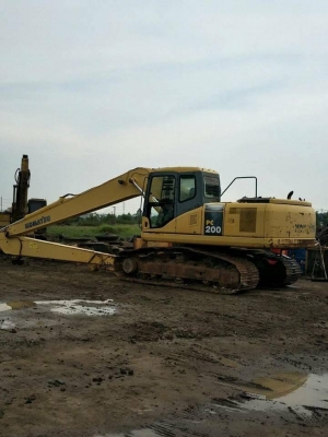 ขาย 1,350,000 บาท   KOMATSU PC. 200-7เครื่องดี บุมยาว ขาดปั้ม โช่หนา  เอกสารอินวอยร์  รถอยู่ จ.อยุธยา  090-772-3710 090-772-3708