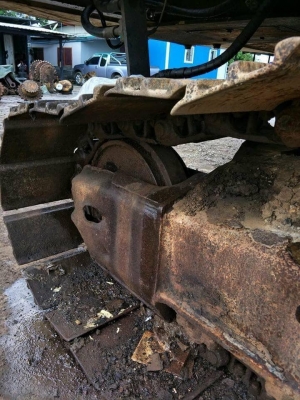 ขาย 1,350,000 บาท   KOMATSU PC. 200-7เครื่องดี บุมยาว ขาดปั้ม โช่หนา  เอกสารอินวอยร์  รถอยู่ จ.อยุธยา  090-772-3710 090-772-3708