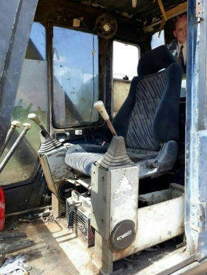 ขาย 250,000 KOBELCO sk 60-2 เครื่องดี ปั้มแรง เอวแน่น ช่วงล่างดี แต่บูมอามมีรอยปะดาม รถอยู่ ชลบุรี 090-772-3710 090-772-3708