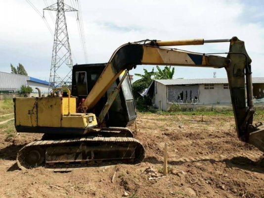 ขาย 250,000 KOBELCO sk 60-2 เครื่องดี ปั้มแรง เอวแน่น ช่วงล่างดี แต่บูมอามมีรอยปะดาม รถอยู่ ชลบุรี 090-772-3710 090-772-3708