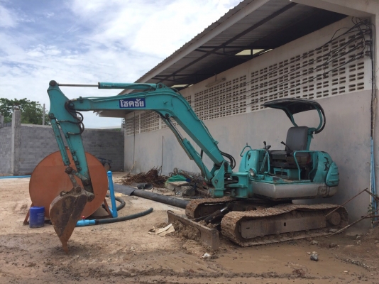 รถแบคโฮ Kobelco sk45 สภาพดีครับ เปลี่ยนเครื่องเป็น kubota
