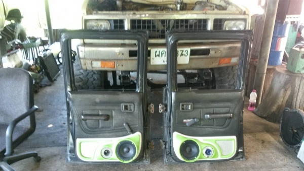 ขายประตูรถยนต์บิ๊กเอ็มคู่หลัง