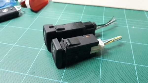 สวิตช์ไฟ ของรถ Mazda