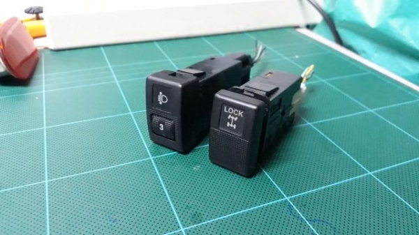 สวิตช์ไฟ ของรถ Mazda