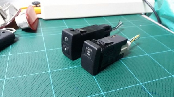 สวิตช์ไฟ ของรถ Mazda