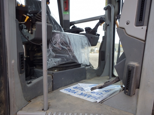 Caterpillar 160M รถเกรด สั่งนำเข้าอเมริกา โทร. 080-6565422 (หนิง)