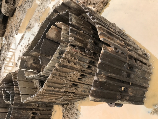 ขายโซ่พร้อมแผ่น ใส่ KOMATSU PC 200-5,6,7,8