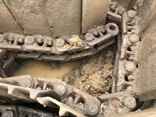 ขายโซ่พร้อมแผ่น ใส่ KOMATSU PC 200-5,6,7,8