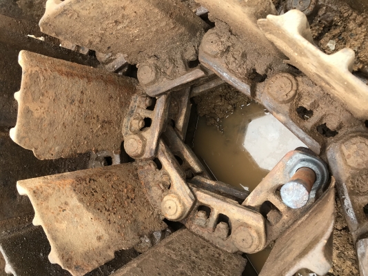 ขายโซ่พร้อมแผ่น ใส่ KOMATSU PC 200-5,6,7,8