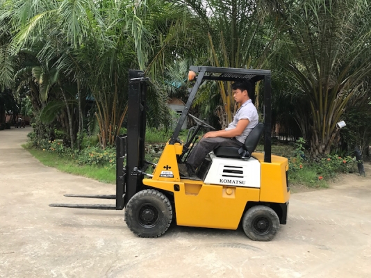 ขายFORKLIFT KOMATSU FD15(ดีเซล)(1.5ตัน) สวยเดิมจากญี่ปุ่น ยังไม่เคยใช้ในไทย 125,000เท่านั้น!!