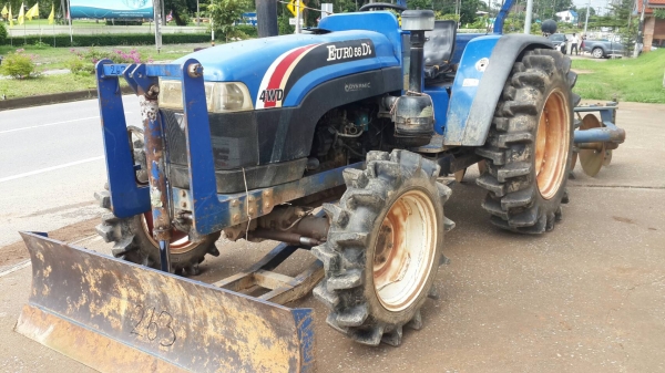 ขายรถไถยูโร 55 แรง 2 เพลา พร้อมใบดันหน้ากับผานพรวน ขายรถไถยูโร 55 แรง 2 เพลา พร้อมใบดันหน้ากับผานพรวน