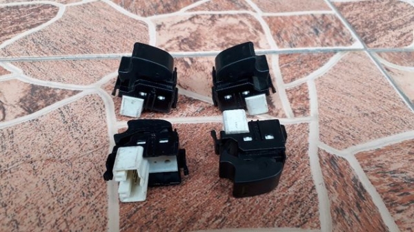 สวิตช์ กดกระจก ข้างซ้าย Toyota Hilux Tiger โตโยต้า ไทเกอร์