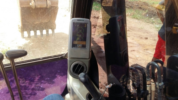 ขายด่วนรถแบคโฮ  CAT320D รถทำงานได้ 8550 ชั่วโมง เอกสารเล่มทะเบียน