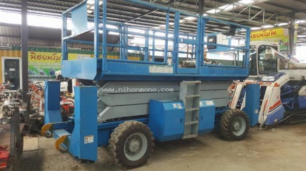 รถกระเช้าGENIE รุ่น GS3384ดีเชล 4 สูบ พื้นกว้างxยาว1.8 x 3.8 m.รหัสสินค้า 81004884 ติดต่อ 081-8283376  www.nihonmono.com