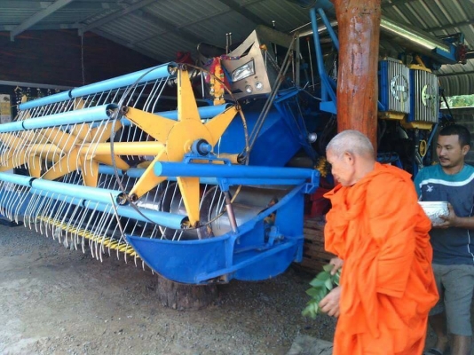 ขายรถเกี่ยวข้าวไทยเจริญ HO7Dเทอร์โบว์ช่วงล่าง10เพลาใหญ่ อุ้ม2.5ตัน ช่วงล่างดี