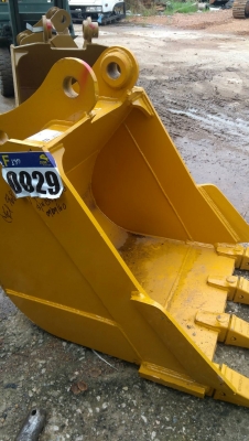 บุ้งกี๋ KOMATSU PC120 ของใหม่นำเข้าจากญี่ปุ่น
