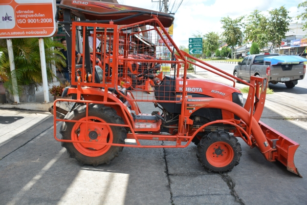 ขายรถแทรกเตอร์ B2140 พร้อมโครงกันอ้อย+ใบมีดหน้า+ผานบุกเบิก สามารถผ่อนได้ ดาวน์ได้