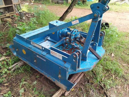 ขายเครื่องตัดหญ้ารถไถฟอด สภาพเหมือนใหม่ พร้อมใช้งานเลย