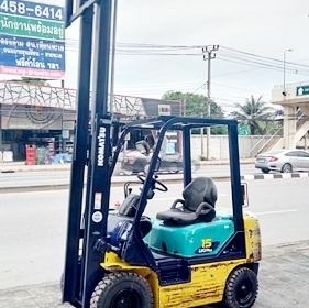 ขายรถยกโคมัสสึ 1.5 ตัน รุ่น17 เครื่องเบนซิน กระบอกคู่ เสาสูง 3 เมตร ยางตันใหม่ พวงมาลัยเพาเว่อร์  สีเดิมจากนอก นำเข้าจากญี่ปุ่น ใช้งานได้ทันที ราคา150000