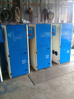 เครื่องดูดฝุ่นงานขัดเจียโลหะแบบใส้กรองดักเก็บฝุ่นในตัว เครื่องดูดฝุ่นงานขัดเจียโลหะแบบใส้กรองดักเก็บฝุ่นในตัว