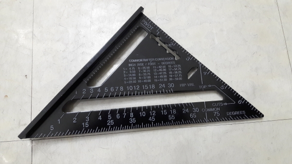 ขายฉากสามเหลี่ยมอลูมิเนียมสีดำงานดีสเกลชัดเจน