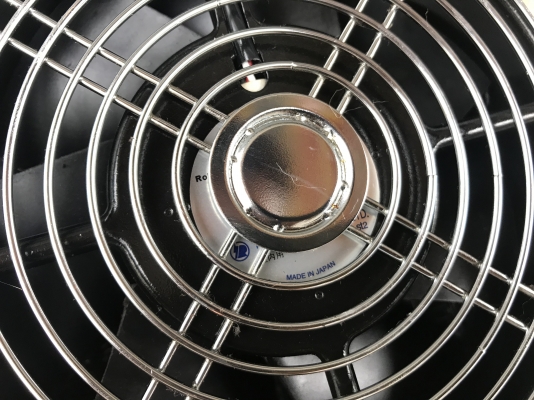 ขายชุดรังผึ้ง+พัดลม ออย คูลเลอร์ Oil Cooler made in Japan 220V 3สาย ต่อไฟบ้าน 220V ได้ครับ สภาพสวยมาก พร้อมใช้งาน มี 2ตัวครับ