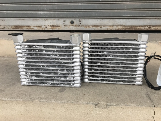 ขายชุดรังผึ้ง+พัดลม ออย คูลเลอร์ Oil Cooler made in Japan 220V 3สาย ต่อไฟบ้าน 220V ได้ครับ สภาพสวยมาก พร้อมใช้งาน มี 2ตัวครับ