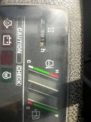 มาใหม่จ้า  KOMATSU PC40MR-1  เก่าญี่ปุ่นแท้  สภาพสวย  เดิมๆๆ  3,XXX  ชั่วโมง  มีลายแย๊ก  พร้อมใช้  โทร  089-3818694  ดวงนภา