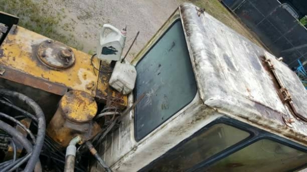 โคมัตสุ PC200-5 คอลโทรลยาว ราคา 280,000 บาท คอลโทรลสั้น 380,000 บาท ไม่มีเอกสารไม่มีไฟฟ้า รถภาคใต้