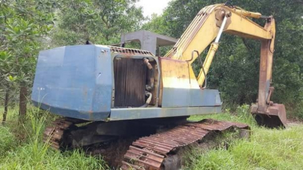 โคมัตสุ PC200-5 คอลโทรลยาว ราคา 280,000 บาท คอลโทรลสั้น 380,000 บาท ไม่มีเอกสารไม่มีไฟฟ้า รถภาคใต้