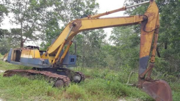 โคมัตสุ PC200-5 คอลโทรลยาว ราคา 280,000 บาท คอลโทรลสั้น 380,000 บาท ไม่มีเอกสารไม่มีไฟฟ้า รถภาคใต้